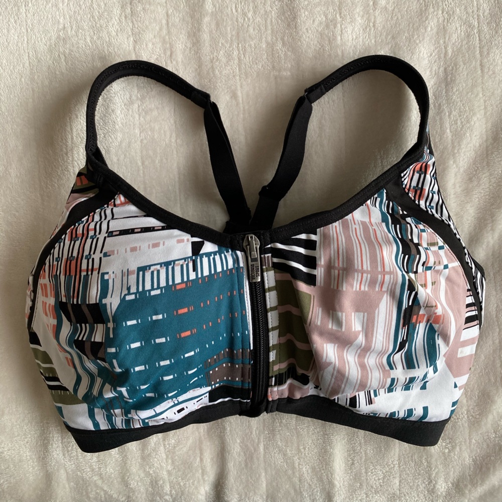 Victoria Sport Knockout High Impact Front-Close Sports Bra